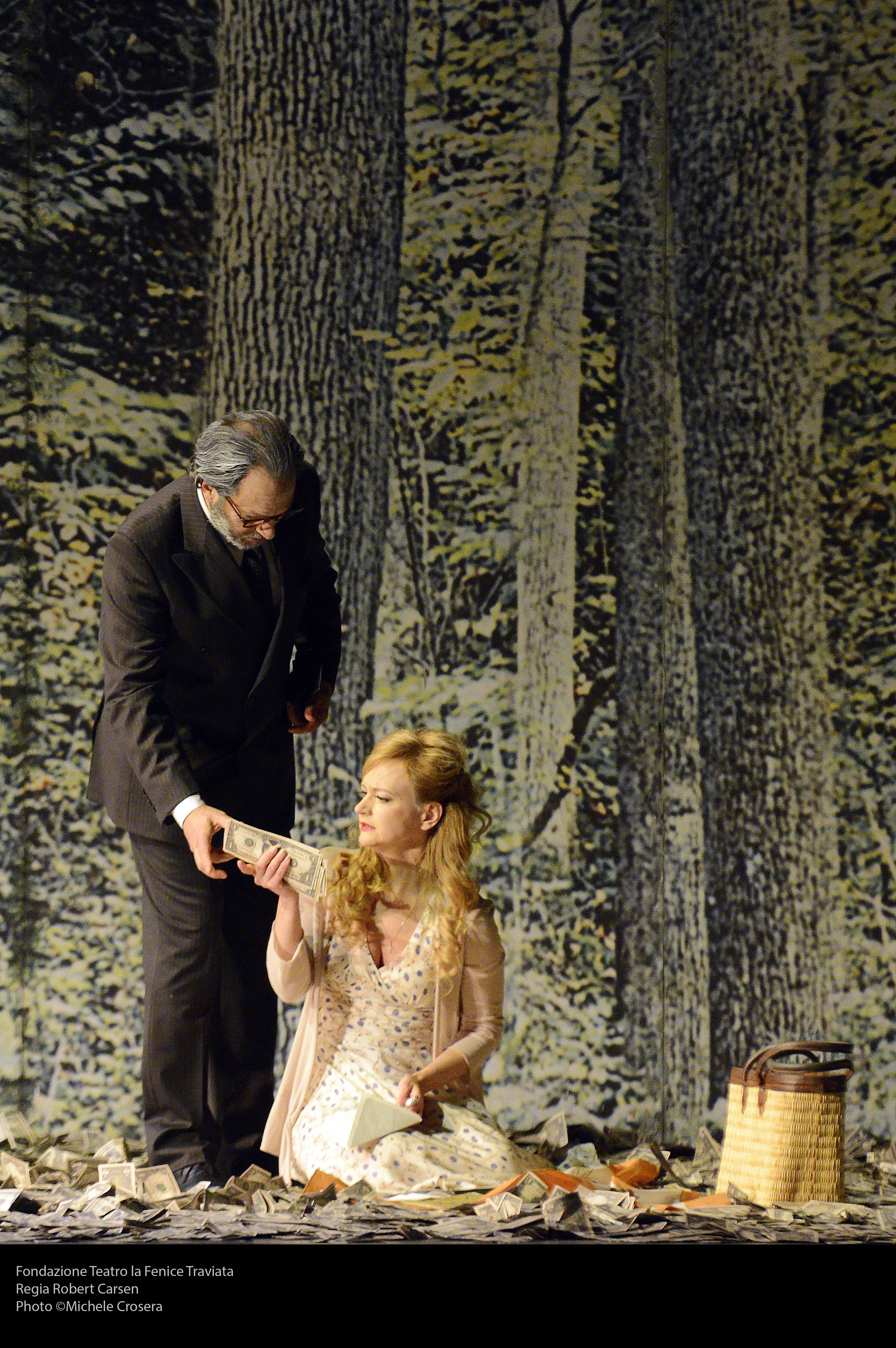 Fondazione Teatro la Fenice TraviataRegia Robert CarsenPhoto ©Michele Crosera