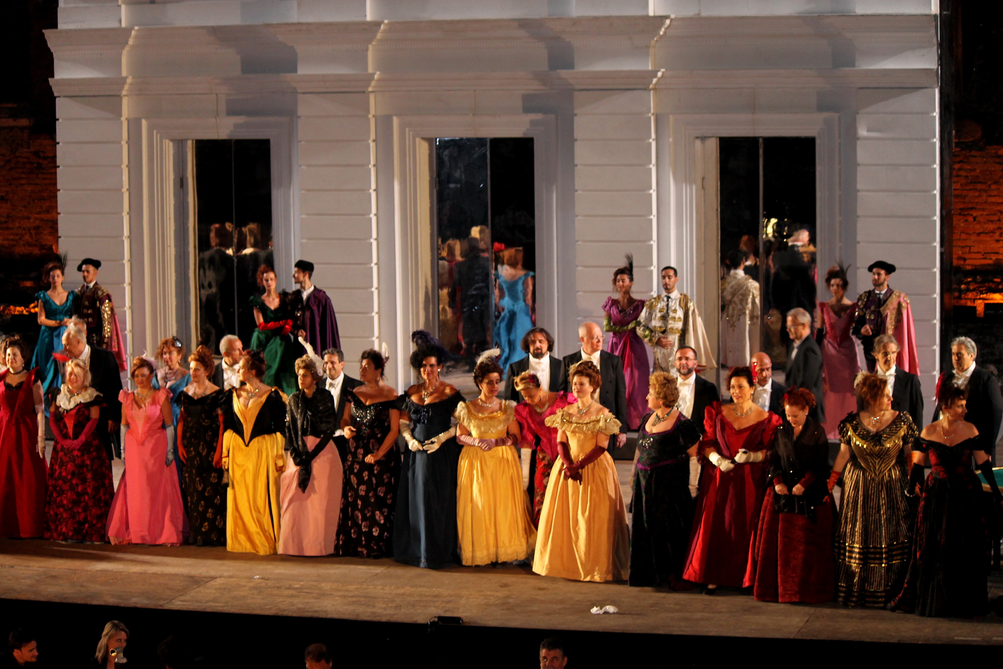 scena di insieme Traviata