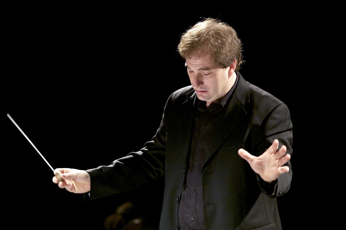 Bronzi dirige[250693]