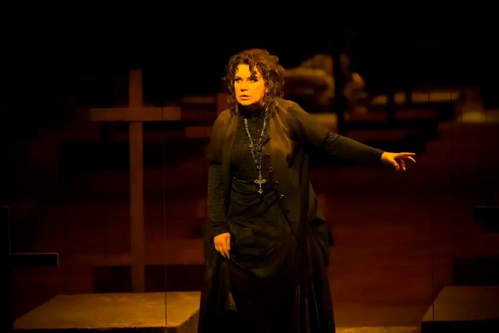 Trovatore all’Opera Bastille de Paris: una Leonora mancata