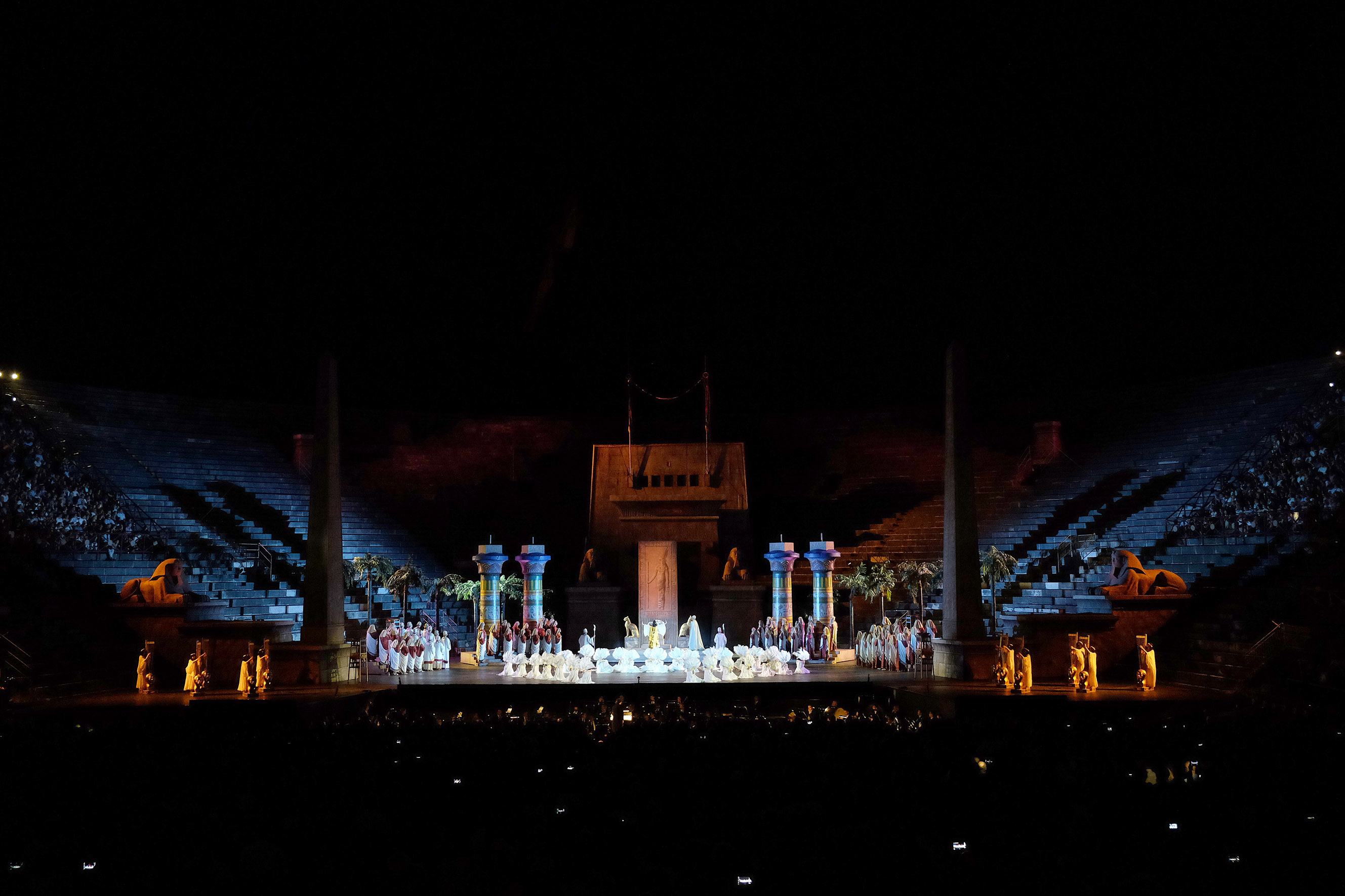 AIDA all’Arena di Verona: Anfiteatro esaurito per la prima! AIDA all’Arena di Verona: Anfiteatro esaurito per la prima!
