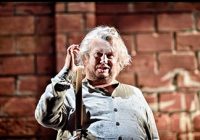 Intervista a Federico Longhi: il debutto di Falstaff a Linz. Intervista a Federico Longhi: il debutto di Falstaff a Linz.