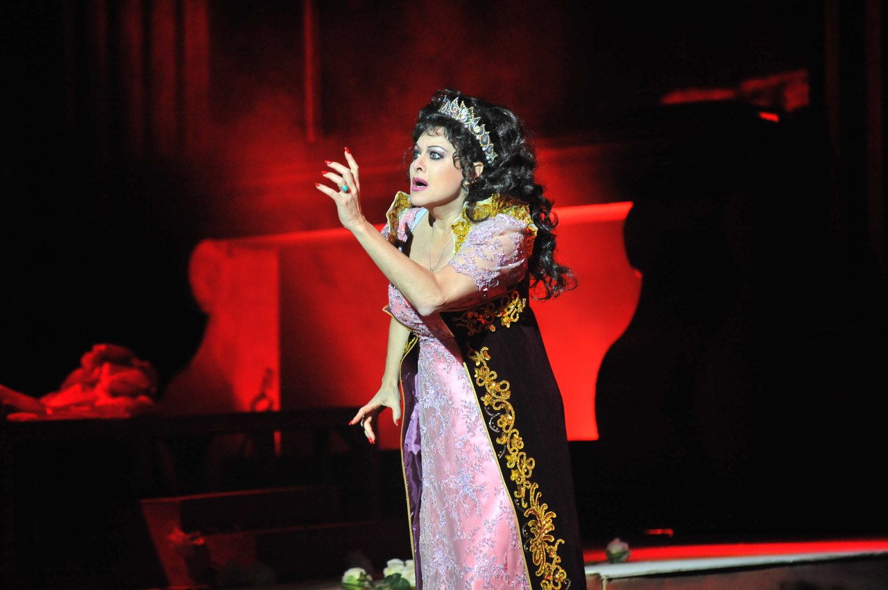 CHIARA TAIGI  è la Tosca che conquista la Russia