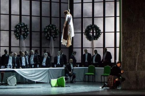 Lucia di Lammermoor a Bologna: quando la mano sinistra non sa che fa la destra. Lucia di Lammermoor a Bologna: quando la mano sinistra non sa che fa la destra.