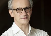 Sesto Quatrini sostituisce il direttore musicale Fabio Luisi costretto a rinunciare alla produzione di Ecuba per motivi di salute