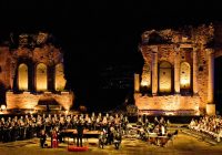 UN AUTUNNO INTERNAZIONALE PER IL CORO LIRICO SICILIANO